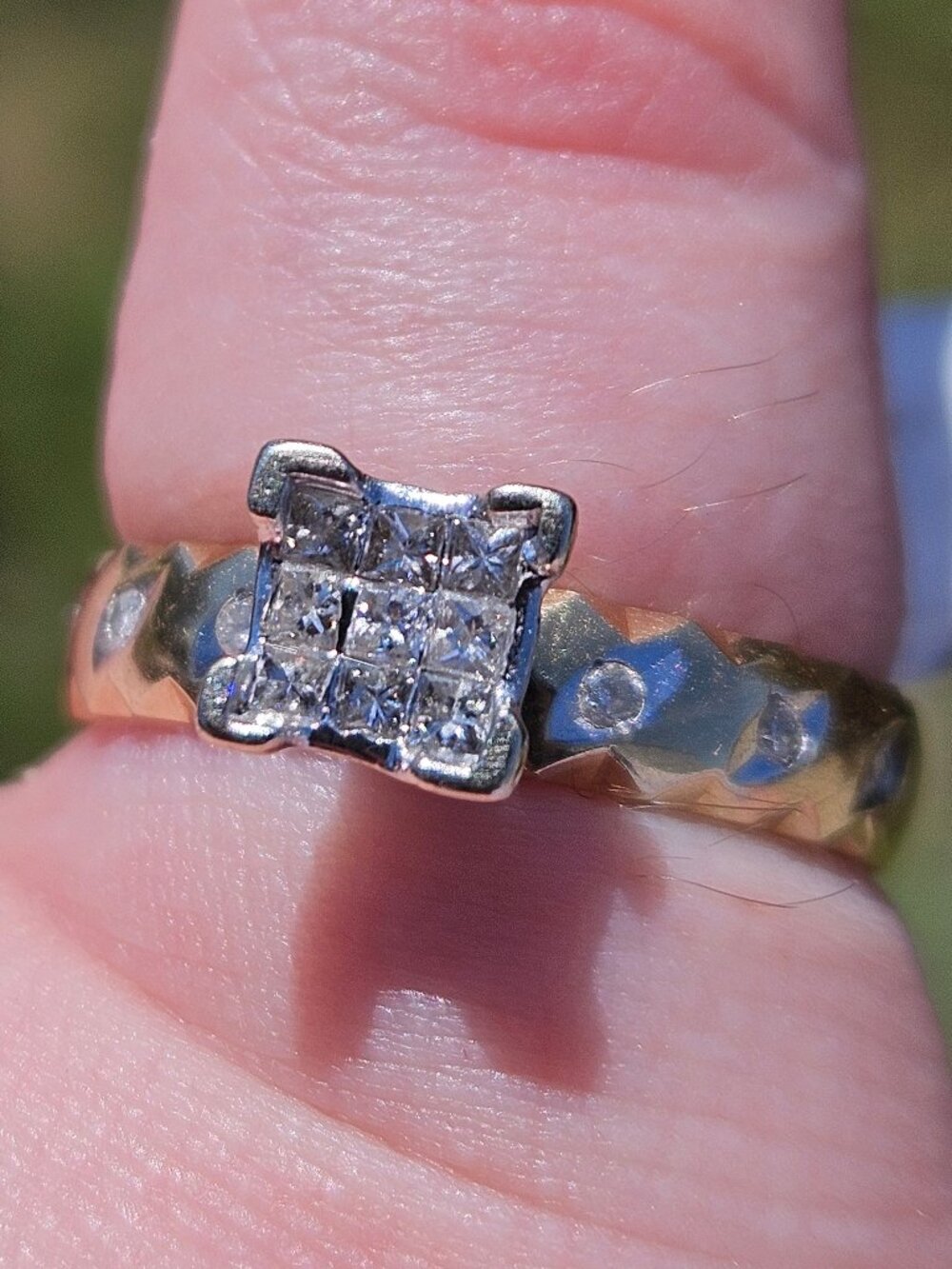 14K Yellow Gold Diamond Cut Band Cocktail Cluster Princess Ring Size 7